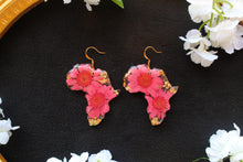 Load image into Gallery viewer, Red flower Africa earrings