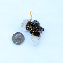 Load image into Gallery viewer, Africa earrings- Black and gold mismatched